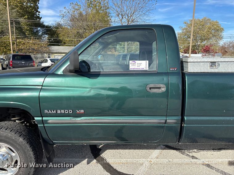 image for item ED2340 2001 Dodge Ram 2500 pickup truck