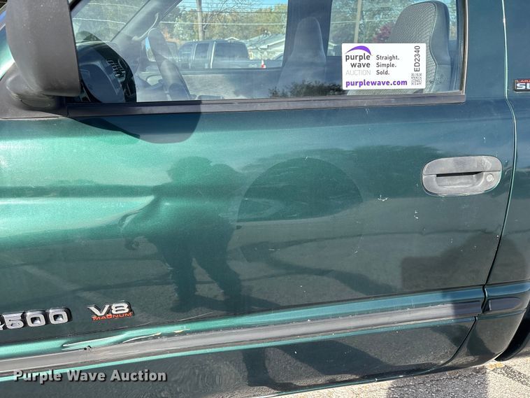 image for item ED2340 2001 Dodge Ram 2500 pickup truck