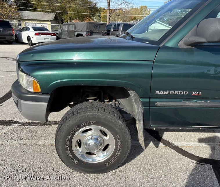image for item ED2340 2001 Dodge Ram 2500 pickup truck