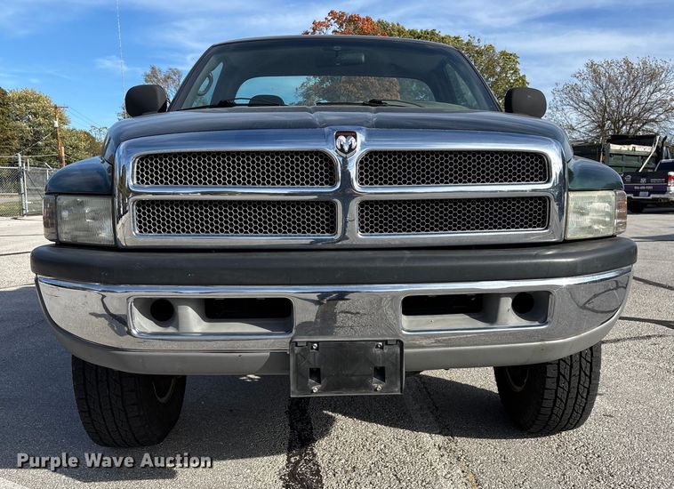 image for item ED2340 2001 Dodge Ram 2500 pickup truck