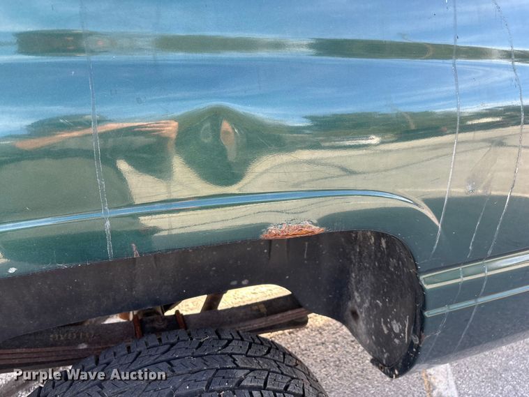 image for item ED2340 2001 Dodge Ram 2500 pickup truck