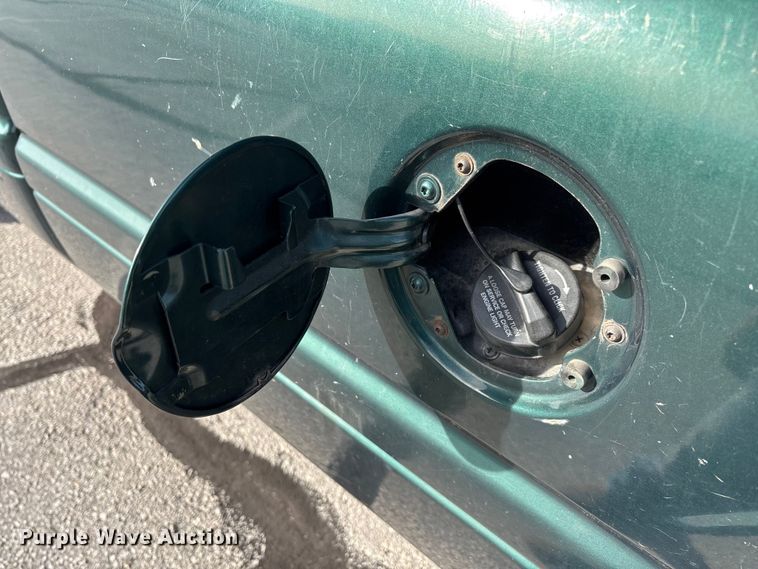 image for item ED2340 2001 Dodge Ram 2500 pickup truck