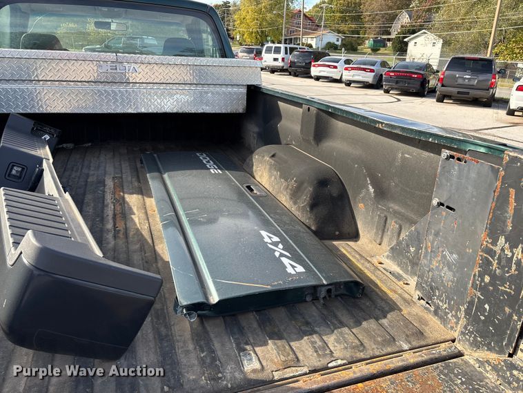 image for item ED2340 2001 Dodge Ram 2500 pickup truck