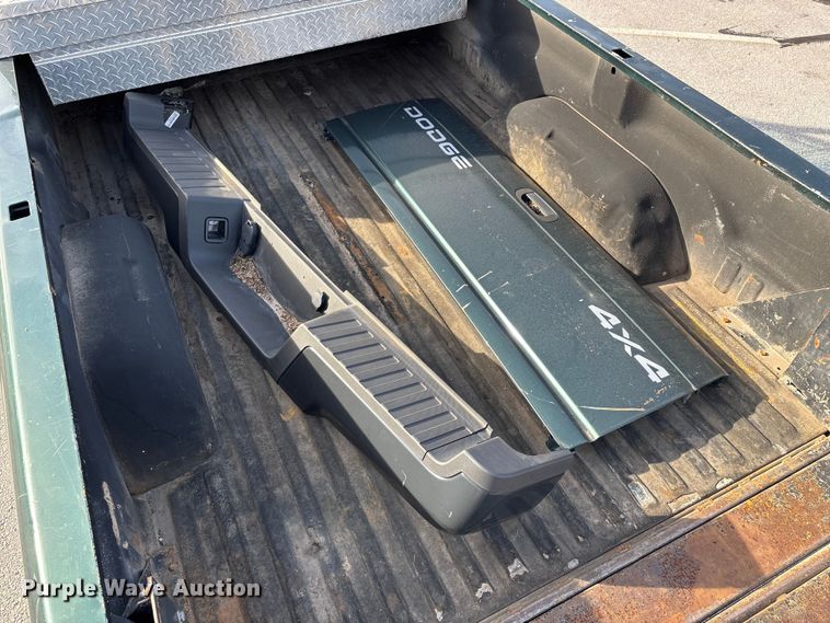 image for item ED2340 2001 Dodge Ram 2500 pickup truck