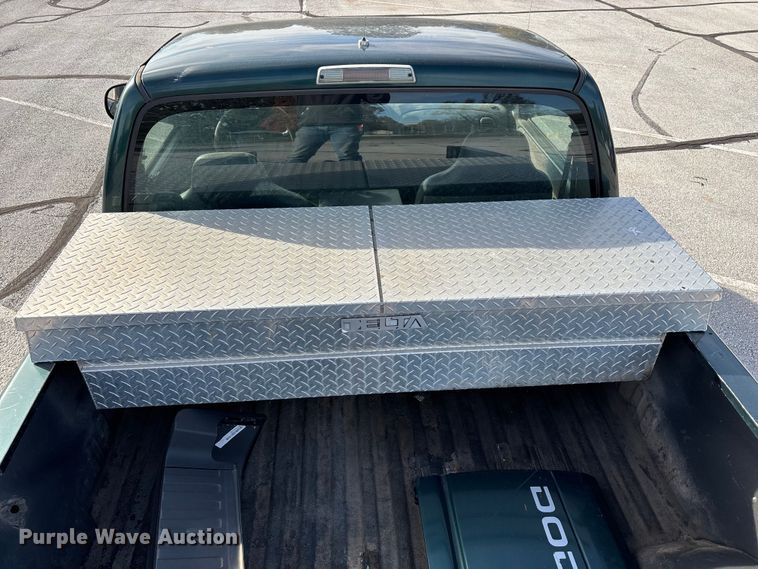 image for item ED2340 2001 Dodge Ram 2500 pickup truck