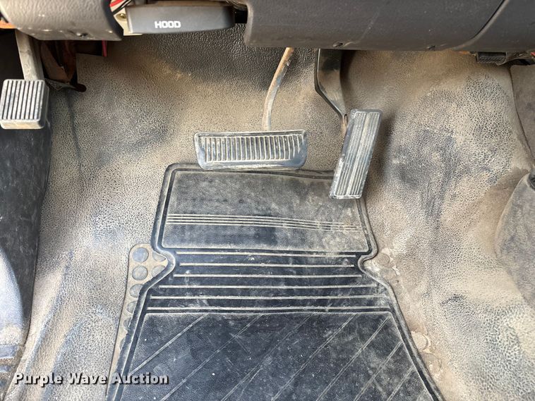 image for item ED2340 2001 Dodge Ram 2500 pickup truck