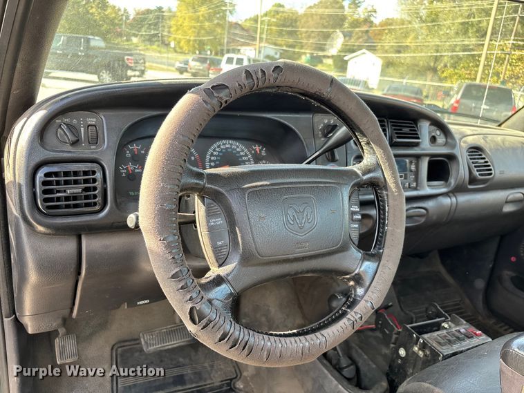 image for item ED2340 2001 Dodge Ram 2500 pickup truck