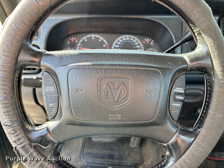 image for item ED2340 2001 Dodge Ram 2500 pickup truck