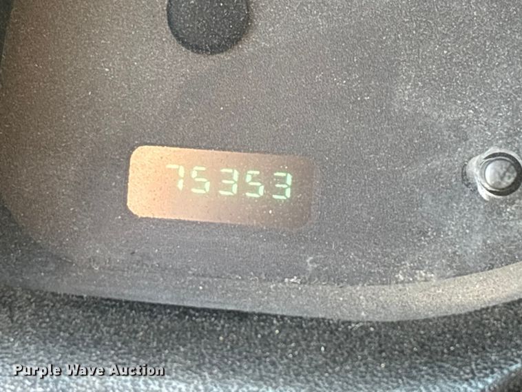 image for item ED2340 2001 Dodge Ram 2500 pickup truck