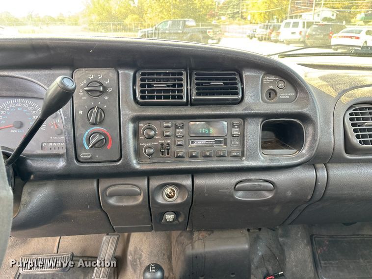 image for item ED2340 2001 Dodge Ram 2500 pickup truck