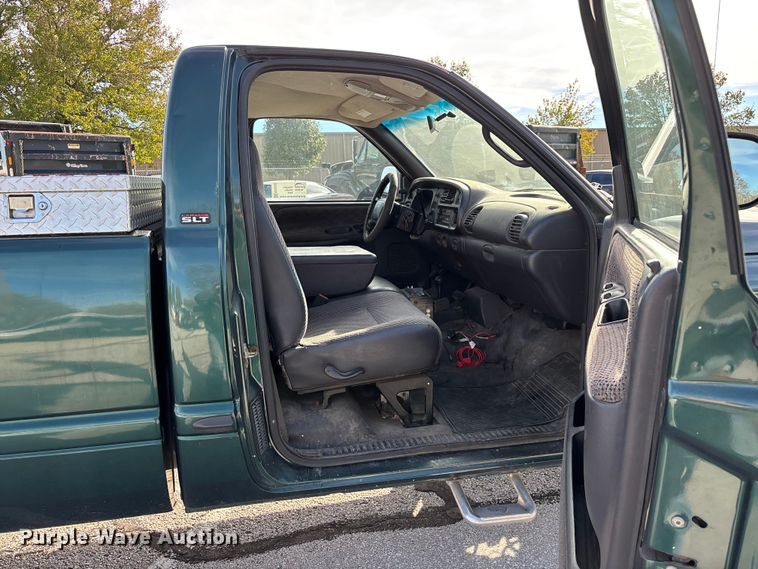 image for item ED2340 2001 Dodge Ram 2500 pickup truck