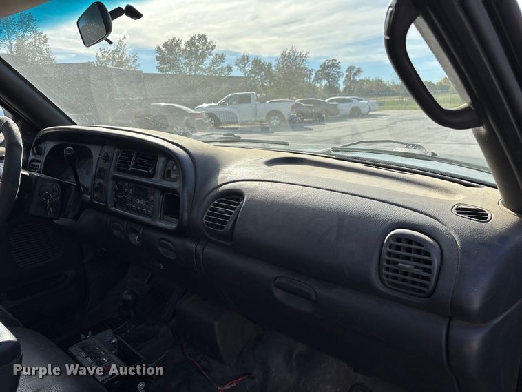 image for item ED2340 2001 Dodge Ram 2500 pickup truck