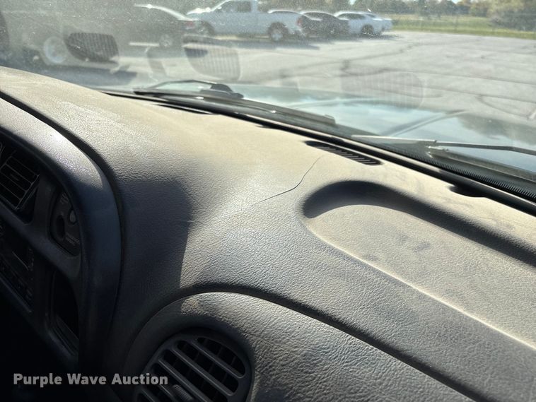 image for item ED2340 2001 Dodge Ram 2500 pickup truck