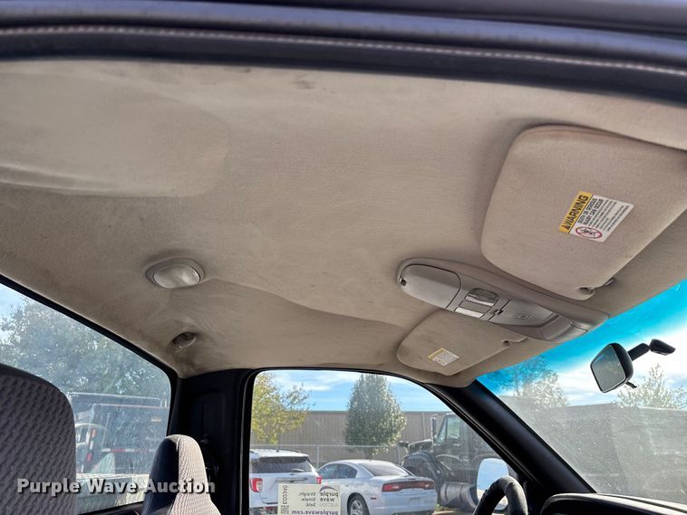 image for item ED2340 2001 Dodge Ram 2500 pickup truck