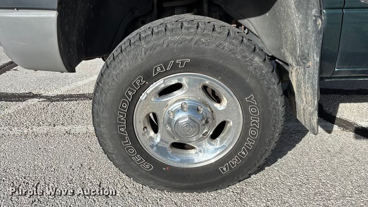 image for item ED2340 2001 Dodge Ram 2500 pickup truck