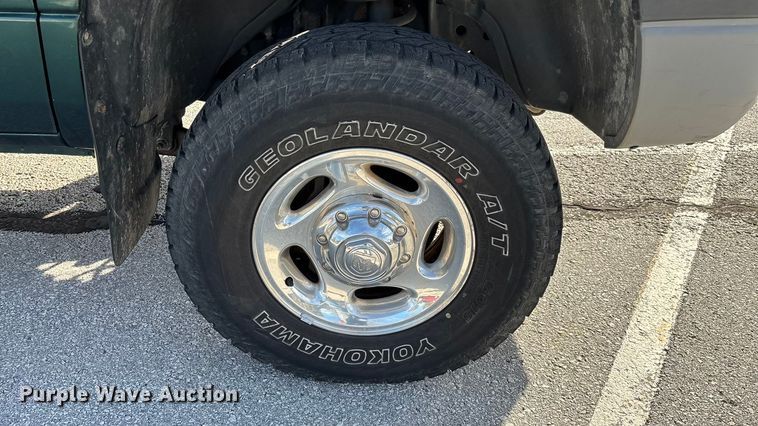 image for item ED2340 2001 Dodge Ram 2500 pickup truck