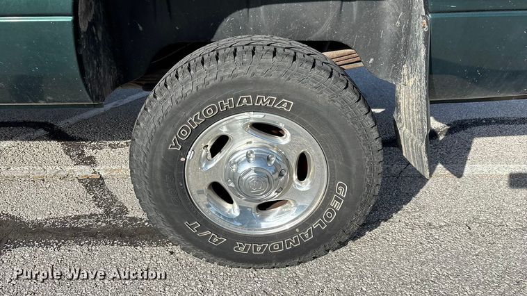 image for item ED2340 2001 Dodge Ram 2500 pickup truck