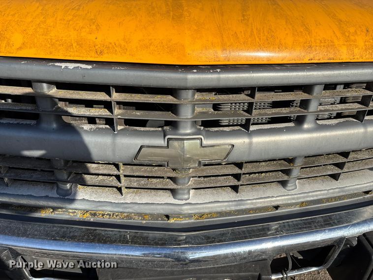 image for item ED2382 2000 Chevrolet C3500 Crew Cab dump bed pickup truck