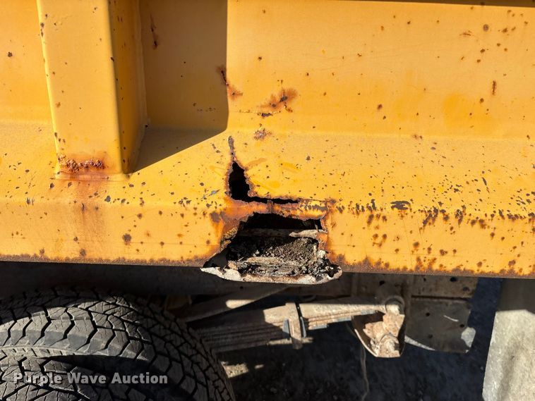 image for item ED2382 2000 Chevrolet C3500 Crew Cab dump bed pickup truck