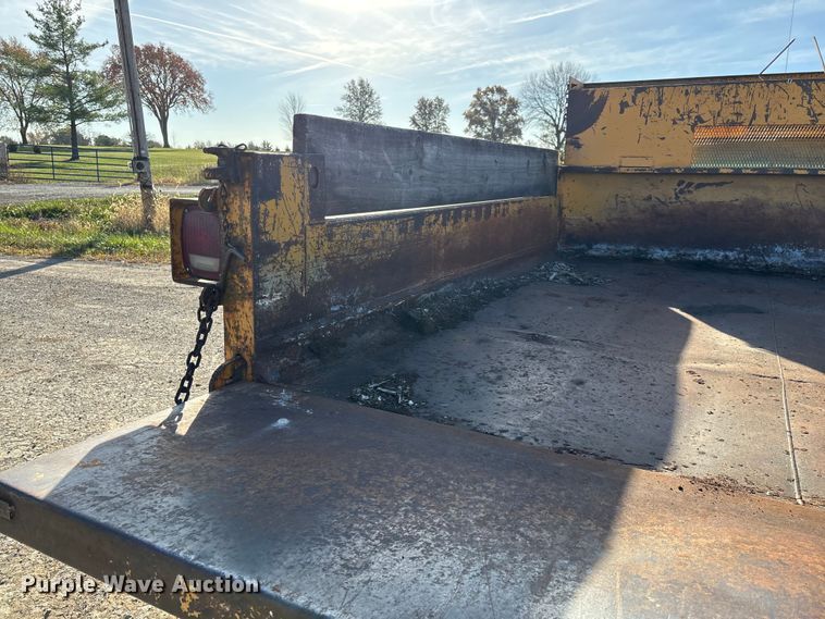 image for item ED2382 2000 Chevrolet C3500 Crew Cab dump bed pickup truck