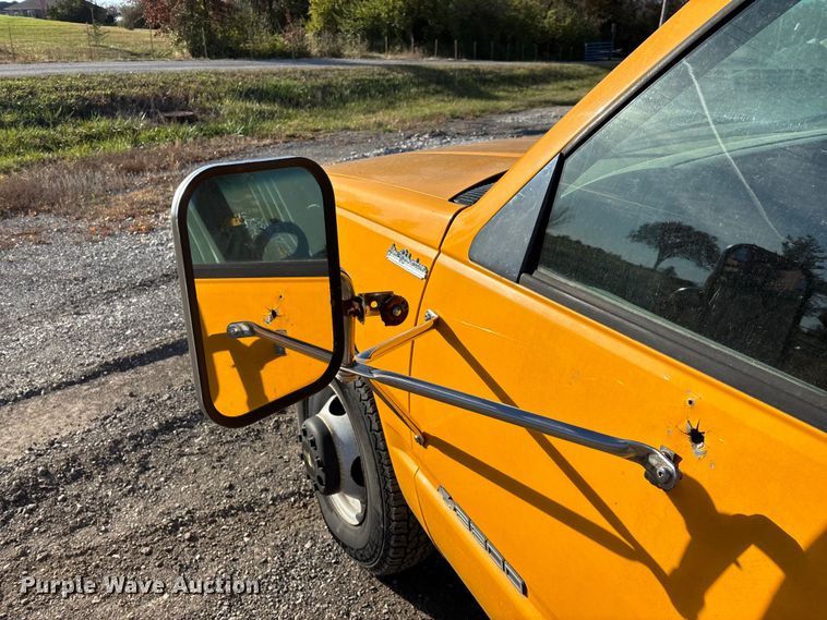 image for item ED2382 2000 Chevrolet C3500 Crew Cab dump bed pickup truck