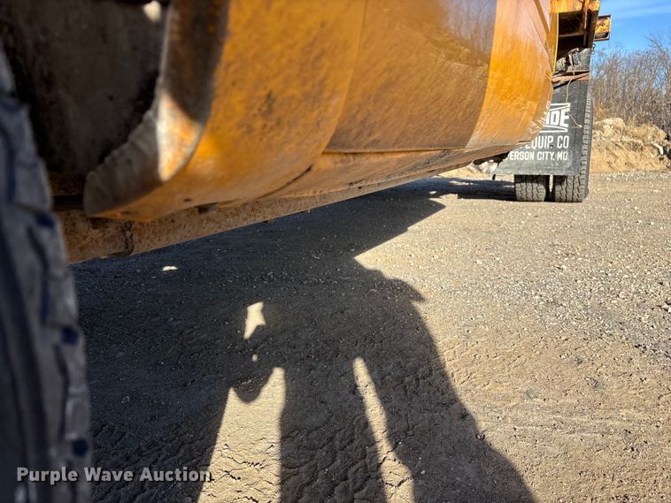 image for item ED2382 2000 Chevrolet C3500 Crew Cab dump bed pickup truck