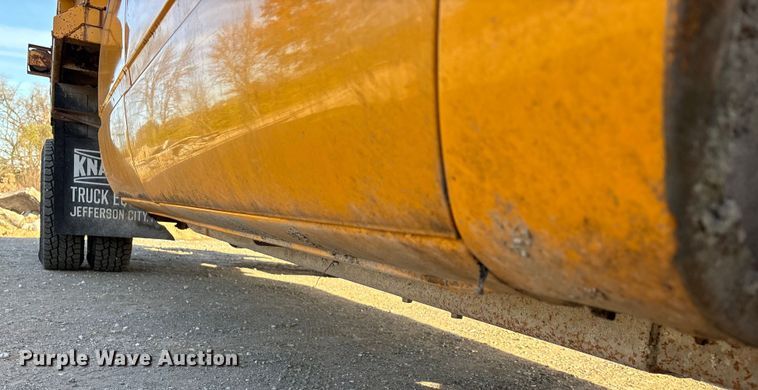 image for item ED2382 2000 Chevrolet C3500 Crew Cab dump bed pickup truck