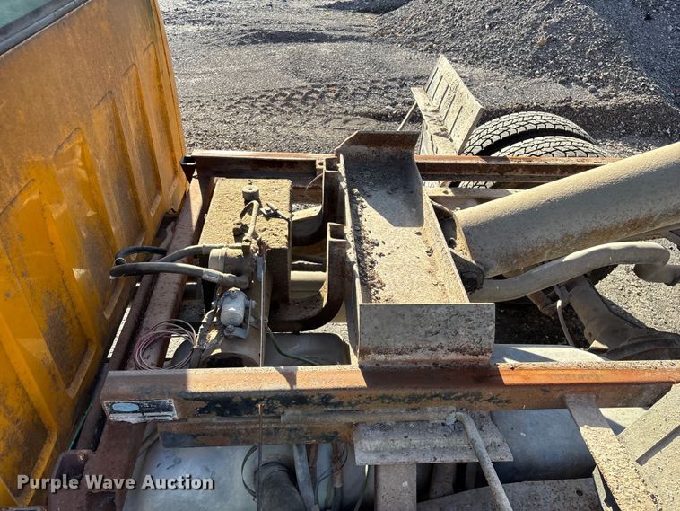 image for item ED2382 2000 Chevrolet C3500 Crew Cab dump bed pickup truck