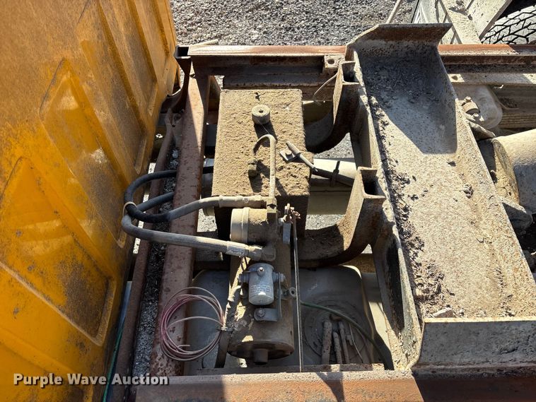 image for item ED2382 2000 Chevrolet C3500 Crew Cab dump bed pickup truck