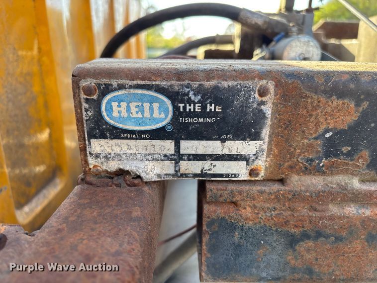 image for item ED2382 2000 Chevrolet C3500 Crew Cab dump bed pickup truck