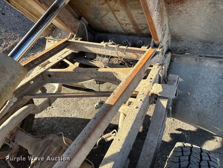 image for item ED2382 2000 Chevrolet C3500 Crew Cab dump bed pickup truck