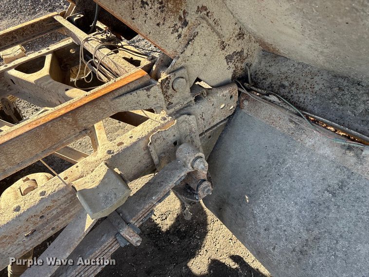 image for item ED2382 2000 Chevrolet C3500 Crew Cab dump bed pickup truck