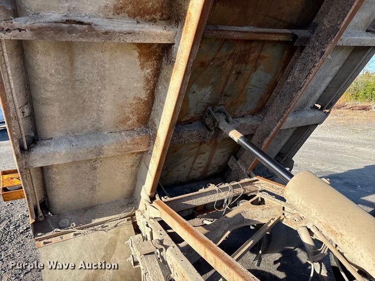 image for item ED2382 2000 Chevrolet C3500 Crew Cab dump bed pickup truck