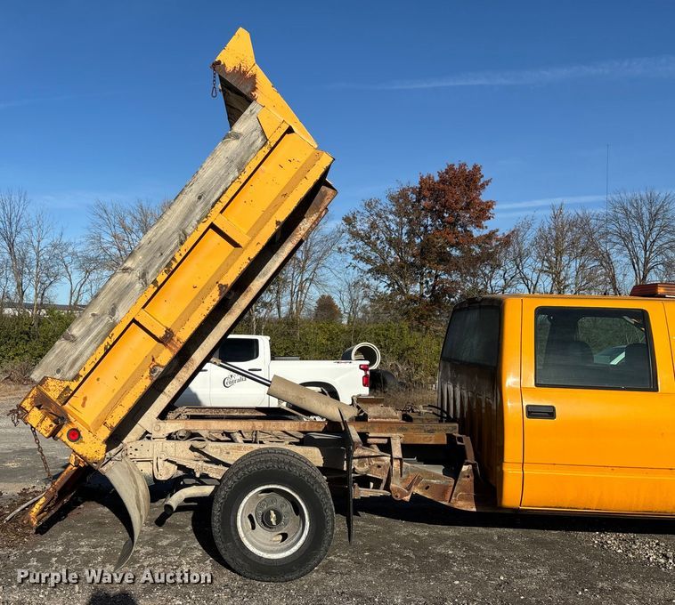 image for item ED2382 2000 Chevrolet C3500 Crew Cab dump bed pickup truck