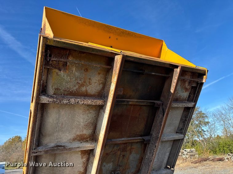 image for item ED2382 2000 Chevrolet C3500 Crew Cab dump bed pickup truck