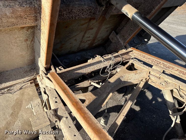 image for item ED2382 2000 Chevrolet C3500 Crew Cab dump bed pickup truck