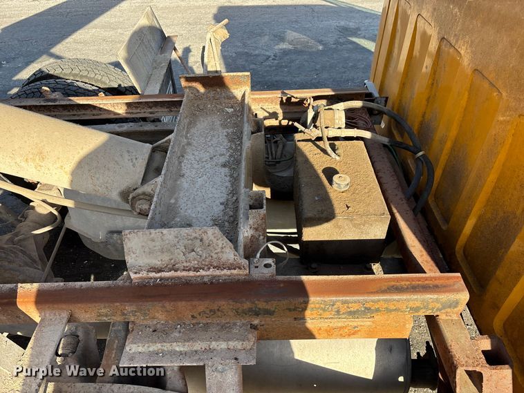 image for item ED2382 2000 Chevrolet C3500 Crew Cab dump bed pickup truck