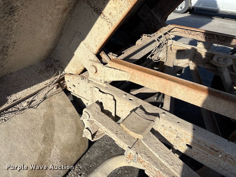 image for item ED2382 2000 Chevrolet C3500 Crew Cab dump bed pickup truck