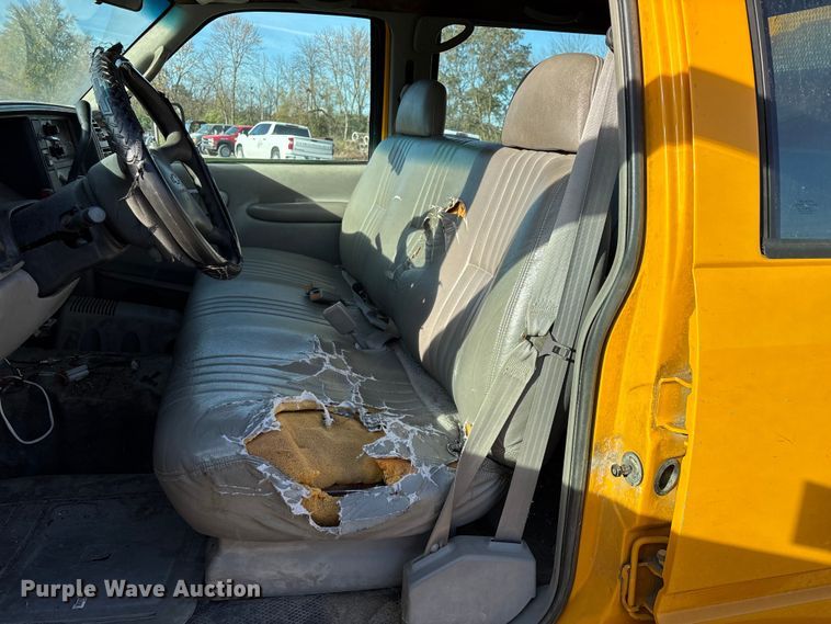 image for item ED2382 2000 Chevrolet C3500 Crew Cab dump bed pickup truck