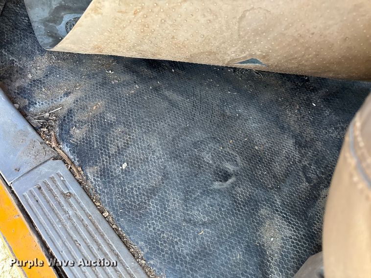 image for item ED2382 2000 Chevrolet C3500 Crew Cab dump bed pickup truck