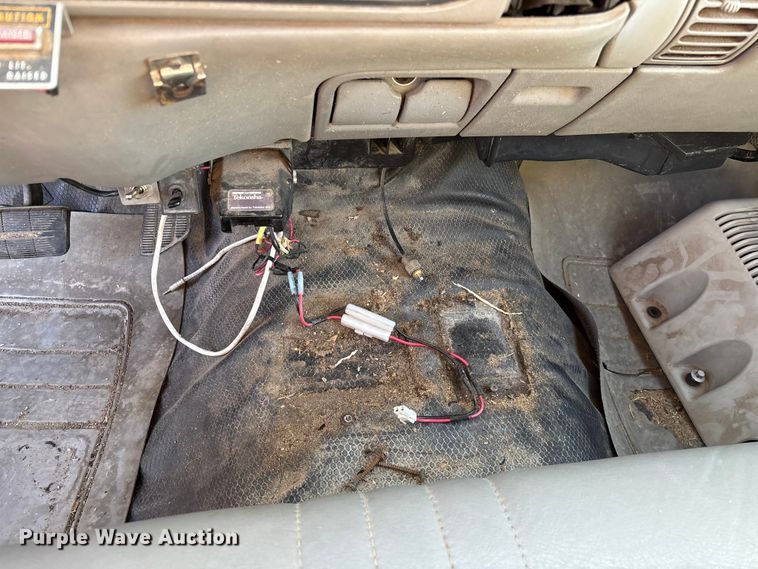 image for item ED2382 2000 Chevrolet C3500 Crew Cab dump bed pickup truck