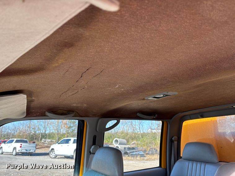 image for item ED2382 2000 Chevrolet C3500 Crew Cab dump bed pickup truck