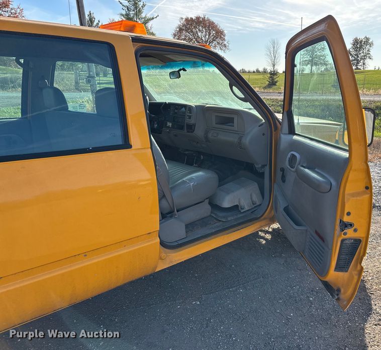 image for item ED2382 2000 Chevrolet C3500 Crew Cab dump bed pickup truck