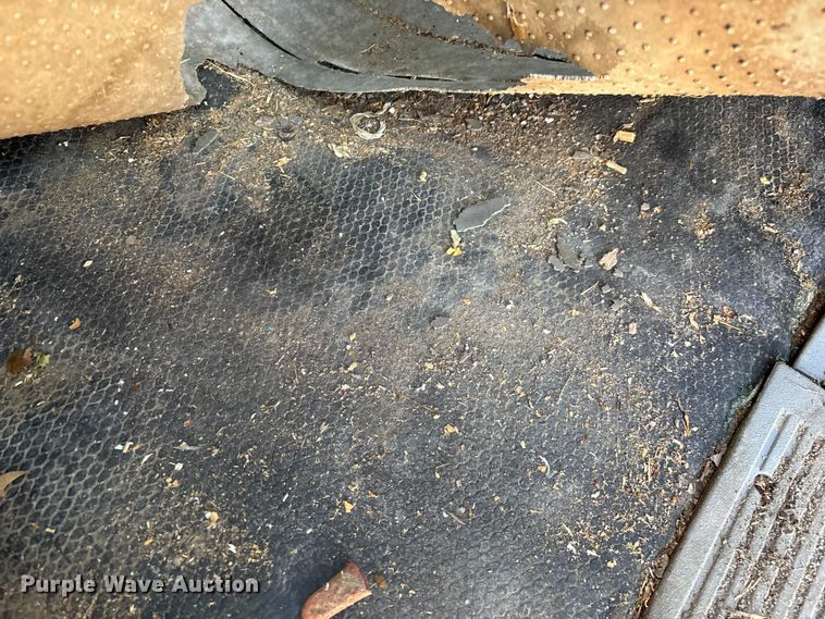 image for item ED2382 2000 Chevrolet C3500 Crew Cab dump bed pickup truck