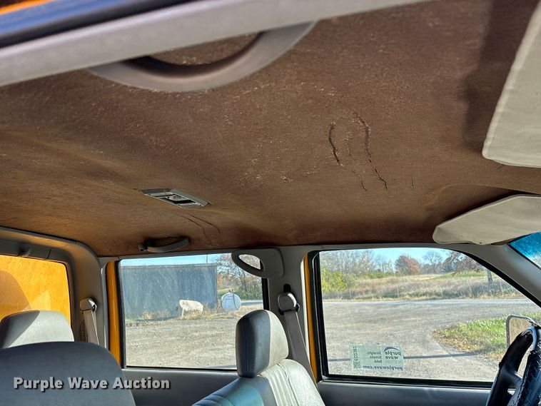 image for item ED2382 2000 Chevrolet C3500 Crew Cab dump bed pickup truck