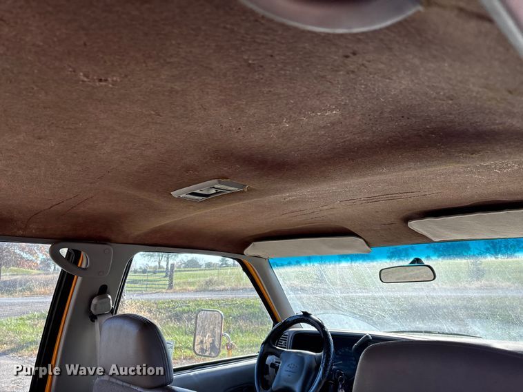 image for item ED2382 2000 Chevrolet C3500 Crew Cab dump bed pickup truck