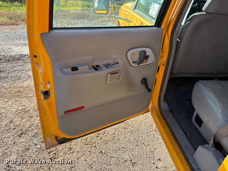 image for item ED2382 2000 Chevrolet C3500 Crew Cab dump bed pickup truck