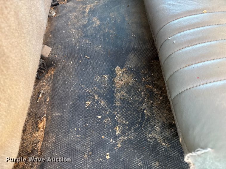 image for item ED2382 2000 Chevrolet C3500 Crew Cab dump bed pickup truck