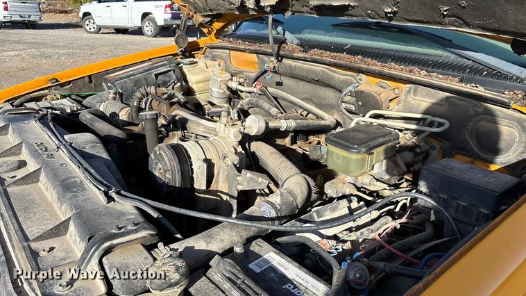 image for item ED2382 2000 Chevrolet C3500 Crew Cab dump bed pickup truck