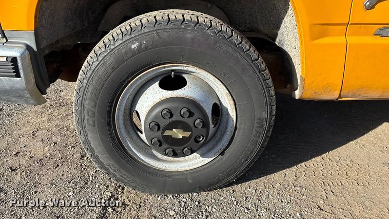 image for item ED2382 2000 Chevrolet C3500 Crew Cab dump bed pickup truck